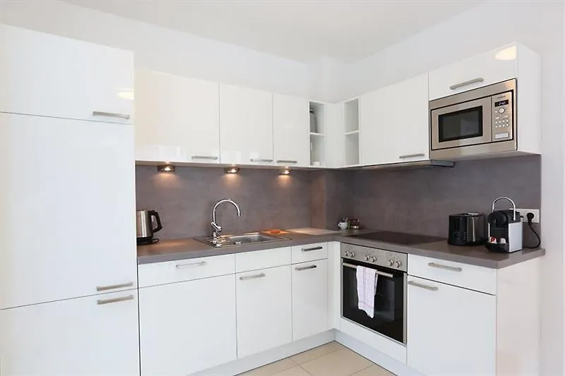4 Beds And More Vienna Apartments - Contactless Check-In 0*,  Ausztria