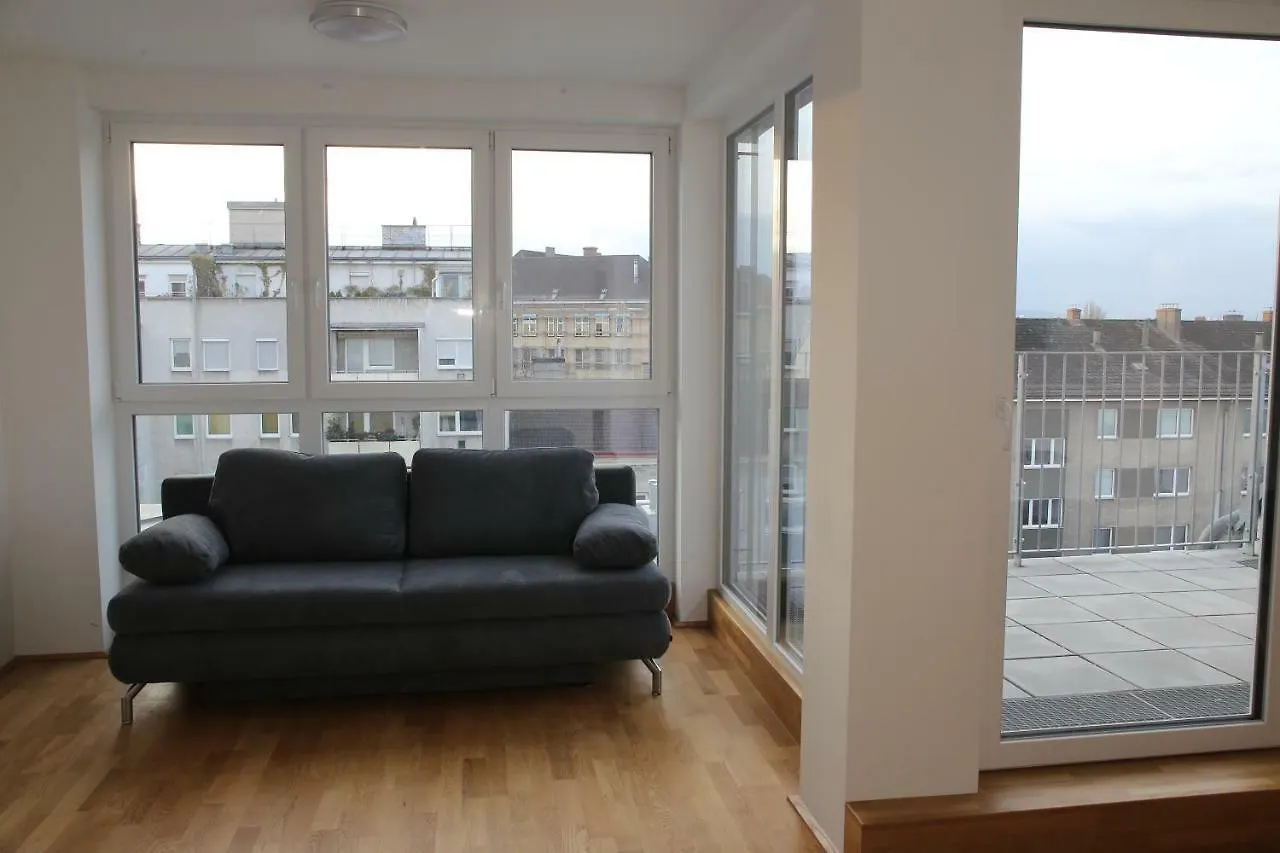 4 Beds And More Vienna Apartments - Contactless Check-In 0*,  Ausztria