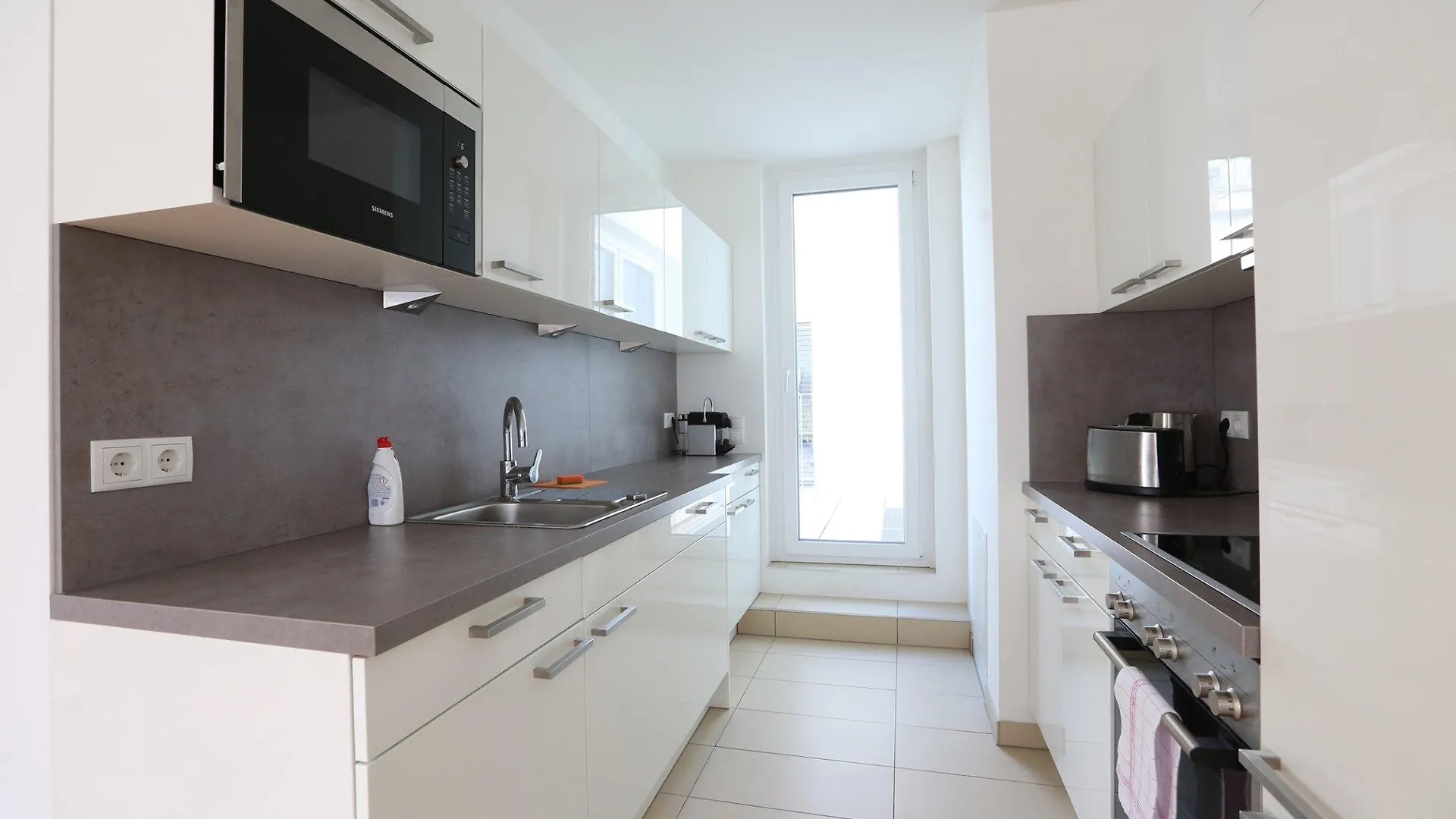 4 Beds And More Vienna Apartments - Contactless Check-In 0*,